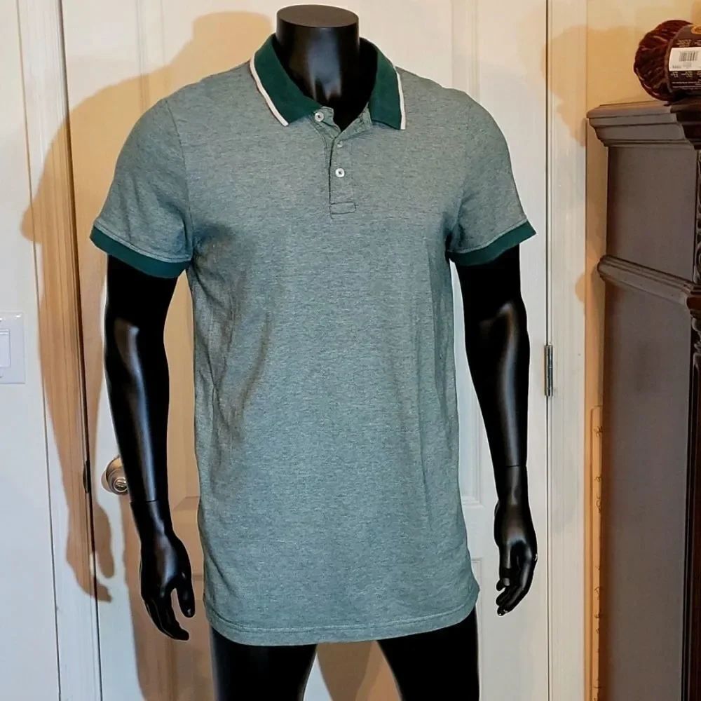 MEN'S SIMPLY STYLED POLOS SHIRT - Picture 2 of 10
